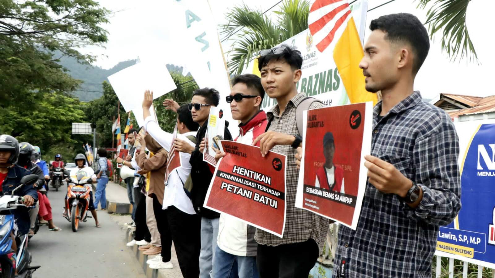 FRAKSI Gelar Aksi 1000 Koin untuk Petani Batui 