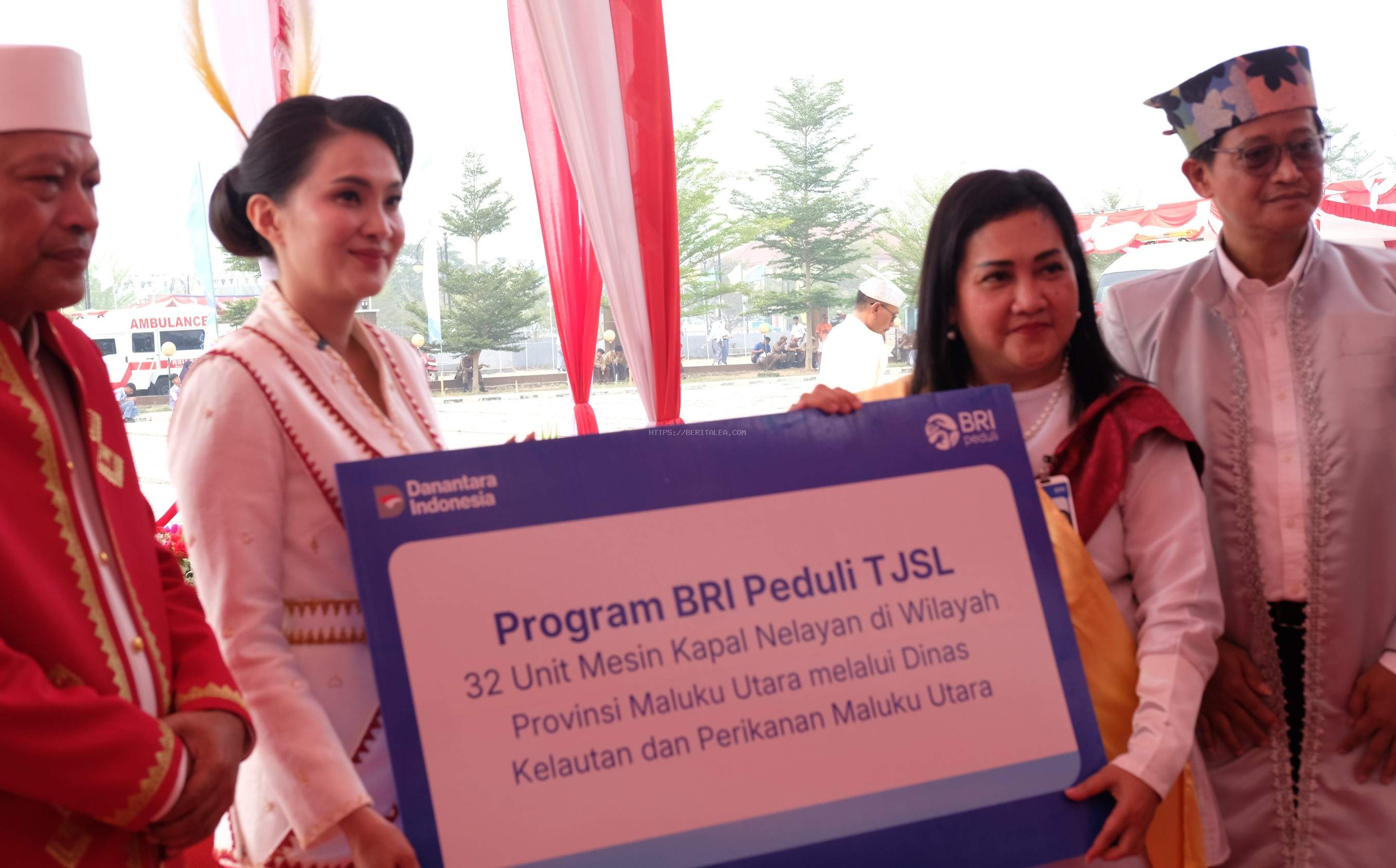 Dukung Ekonomi Kerakyatan dan Kesejahteraan Masyarakat, Bank BRI Regional Office 16 Manado Serahkan Bantuan TJSL dan Sinergi KUR Sektor Kelautan dengan Pemprov Maluku Utara pada HUT ke-27 